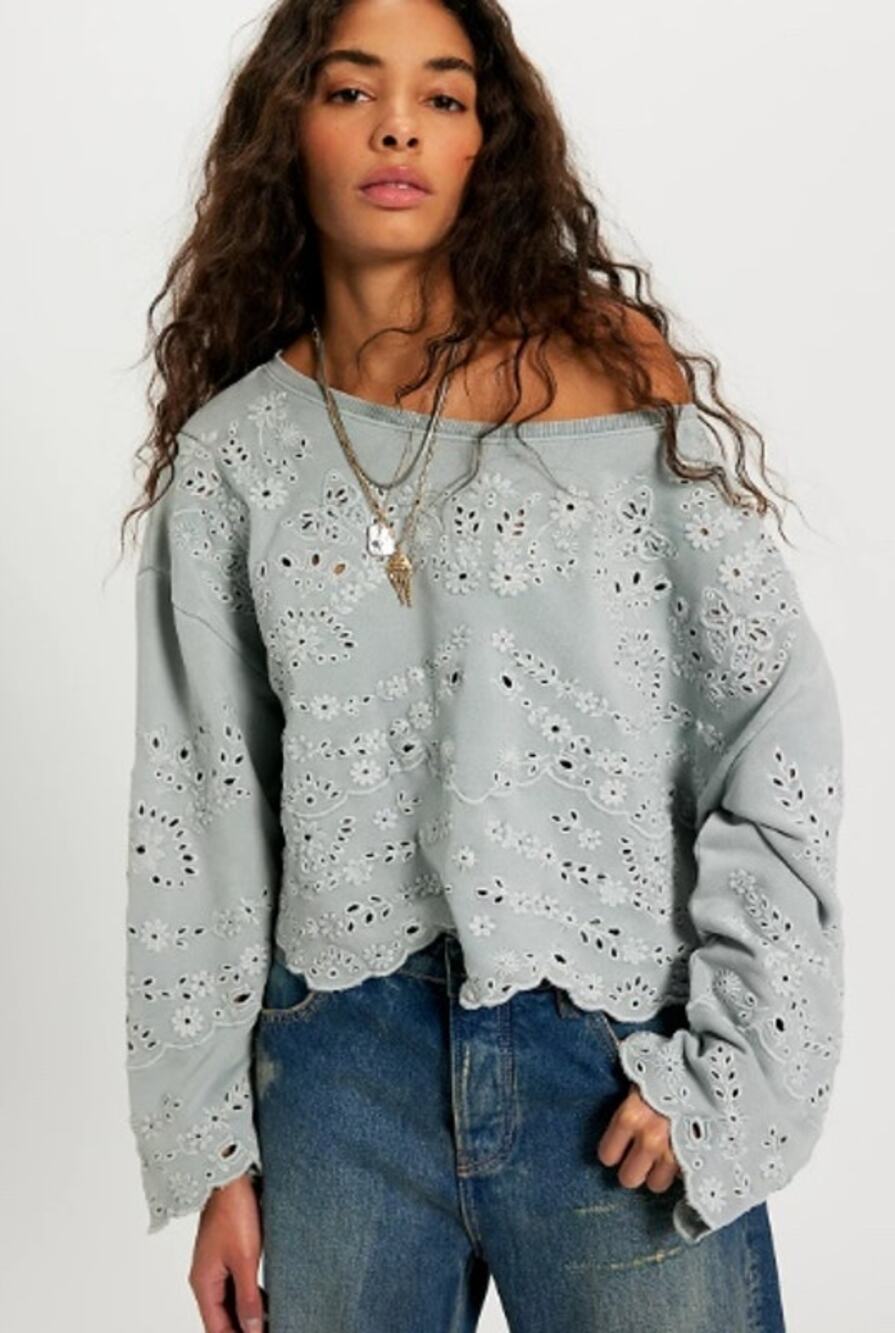 092 NWT Iris Embroidered Sweatshirt | Color Blue | Size Medium